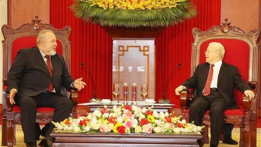 Party leader, President receive Cuban Prime Minister
